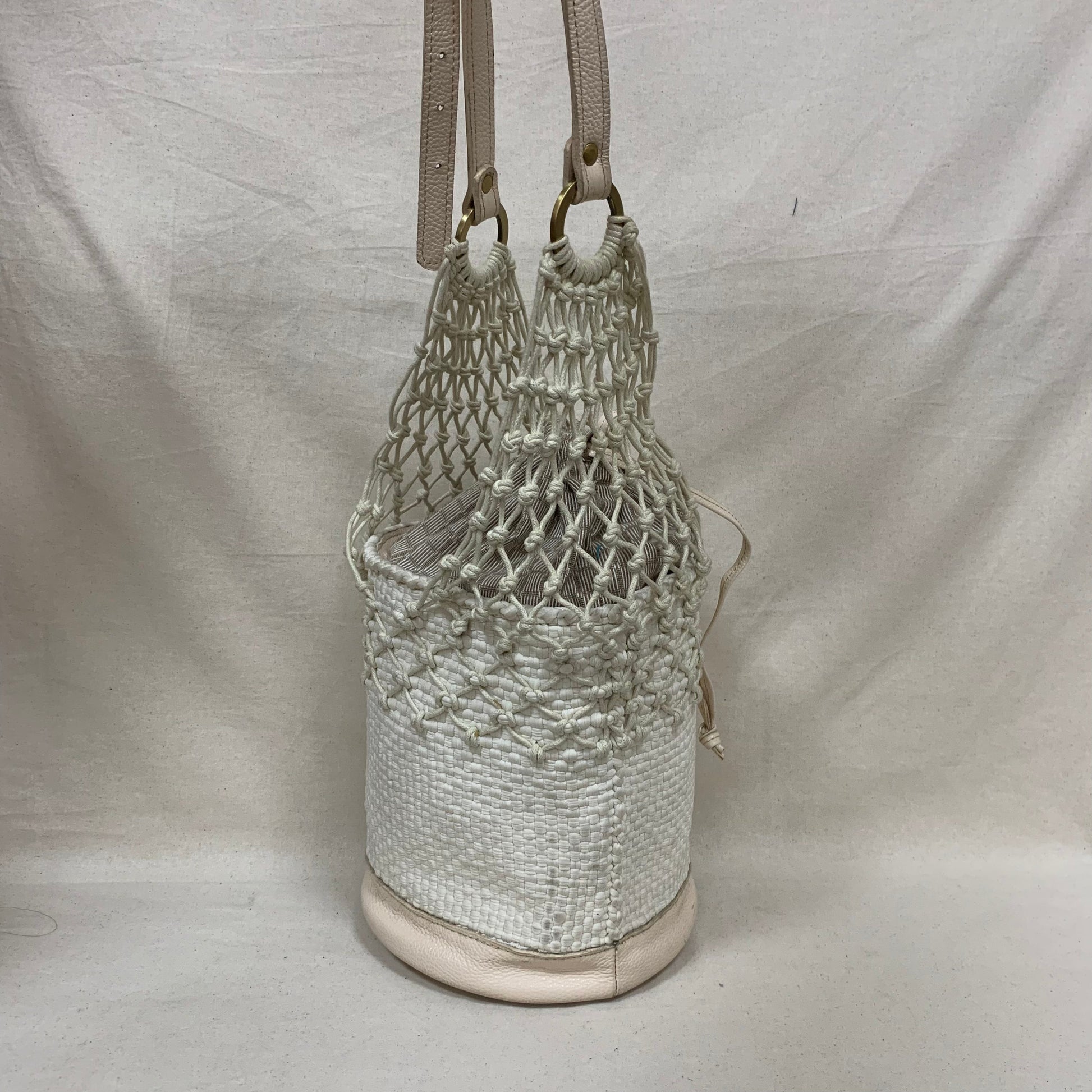 [SAMPLE] Banuyo White Fashion Rags2Riches
