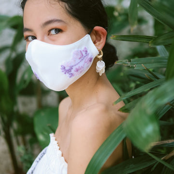 [Pre-Order 2-4 weeks] Embroidered Face Mask White with Pouch [Weddings]